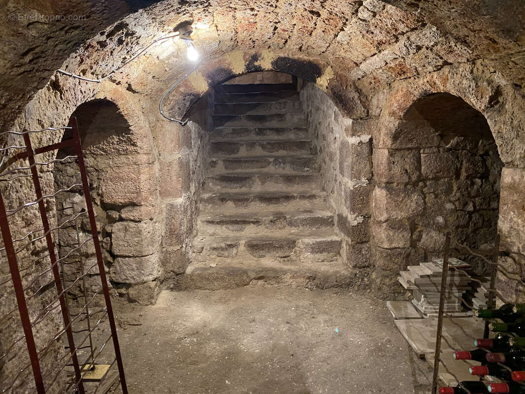 Maison à NEAUPHLE-LE-VIEUX