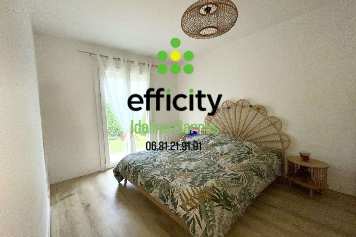 Maison à ROULLET-SAINT-ESTEPHE