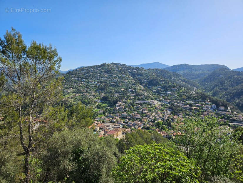 À vendre en exclusivité - Maison lumineuse 3P + 2 pièces avec terrasses, jardin, vue dégagée sur Drap et stationnement - photo 13