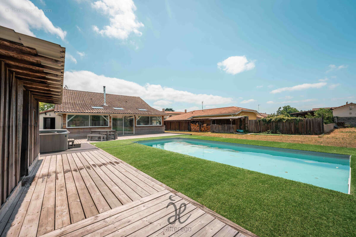 Maison à HOSTENS