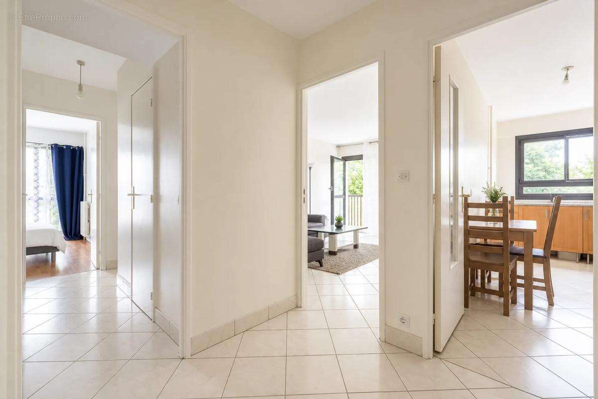 Appartement à LES CLAYES-SOUS-BOIS