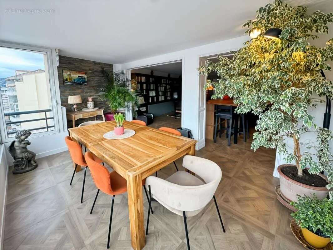 BEAU 3 PIECES 80m² avec piscine et garage inclus - photo 4
