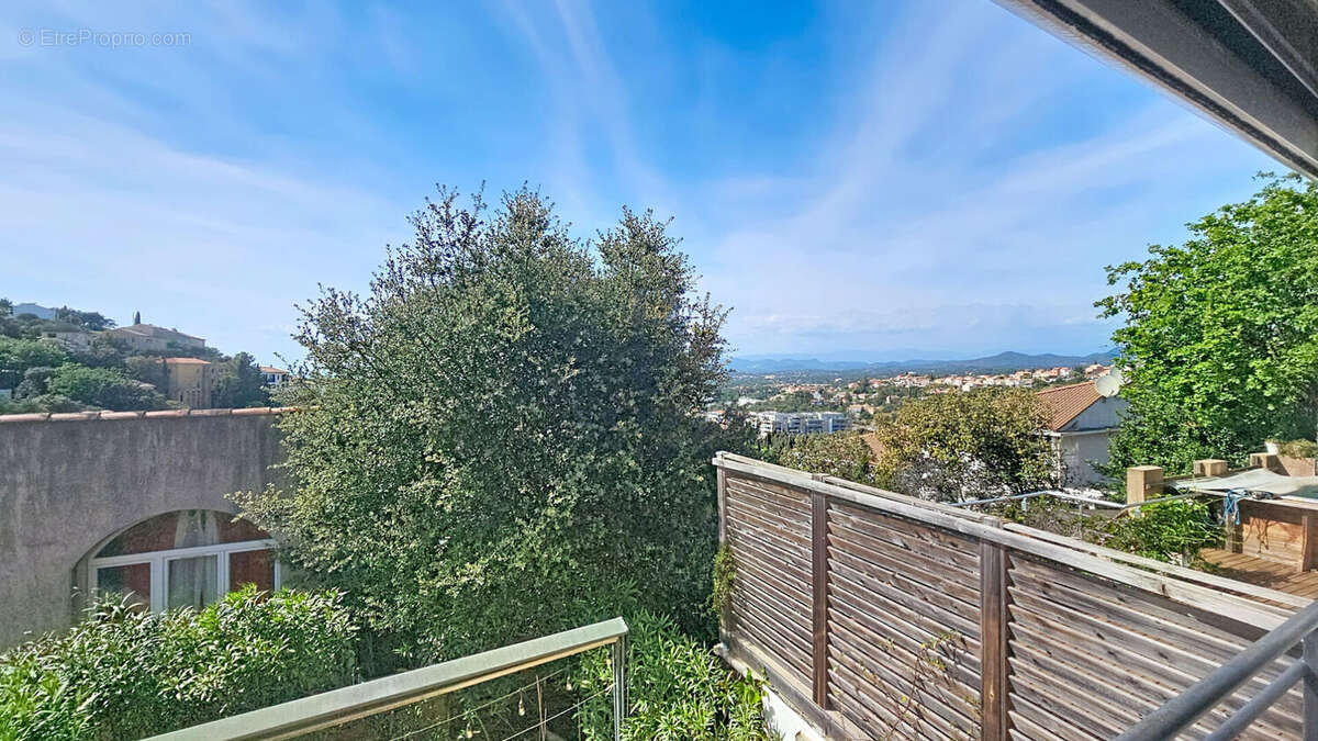 Villa proche du centre saint raphael - vue degagee - photo 3