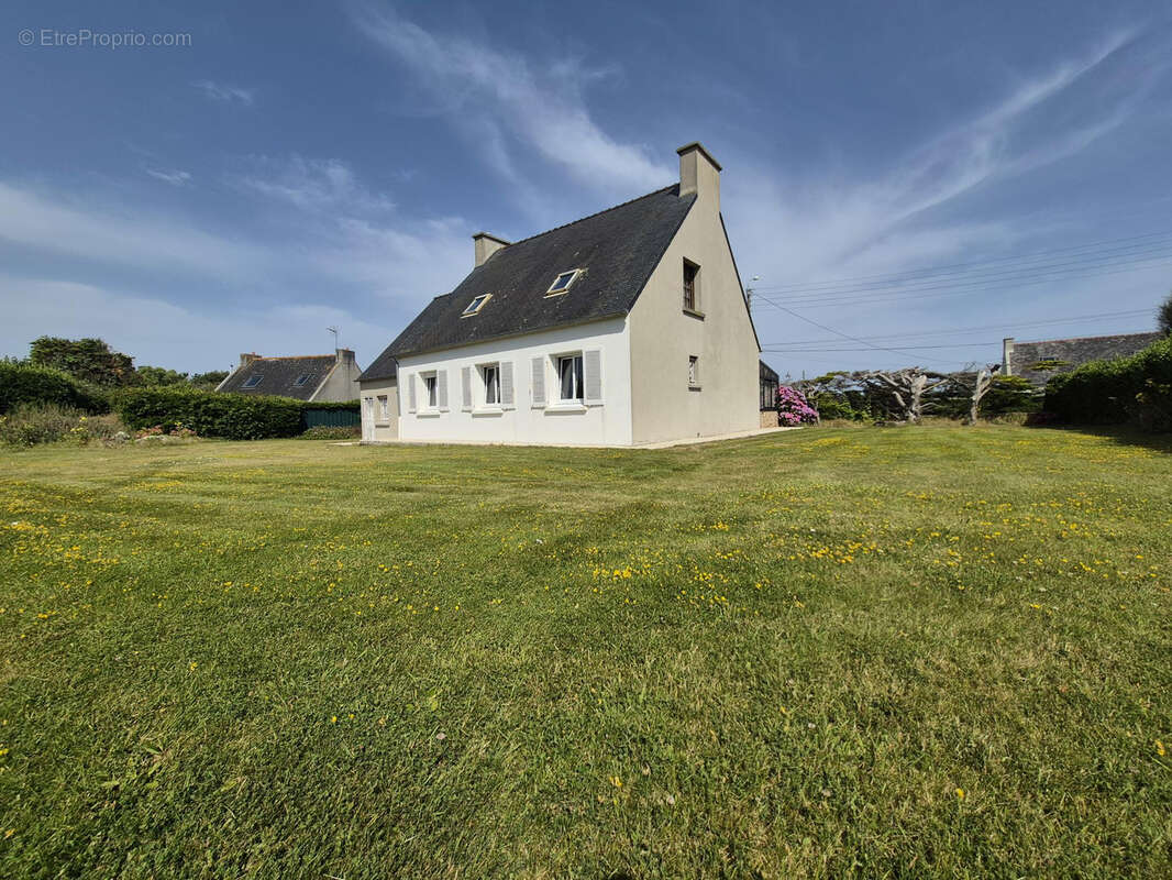 Maison à PLOUGUERNEAU