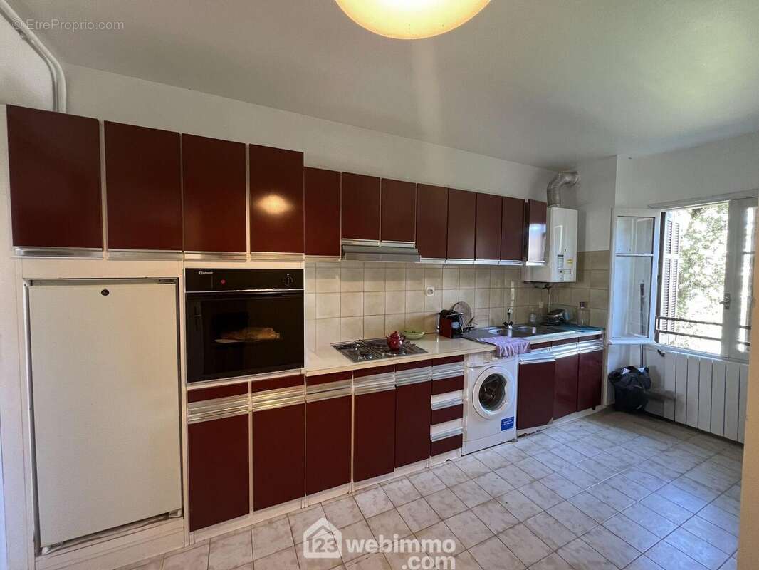 Elle est équipée - Appartement à BASTIA