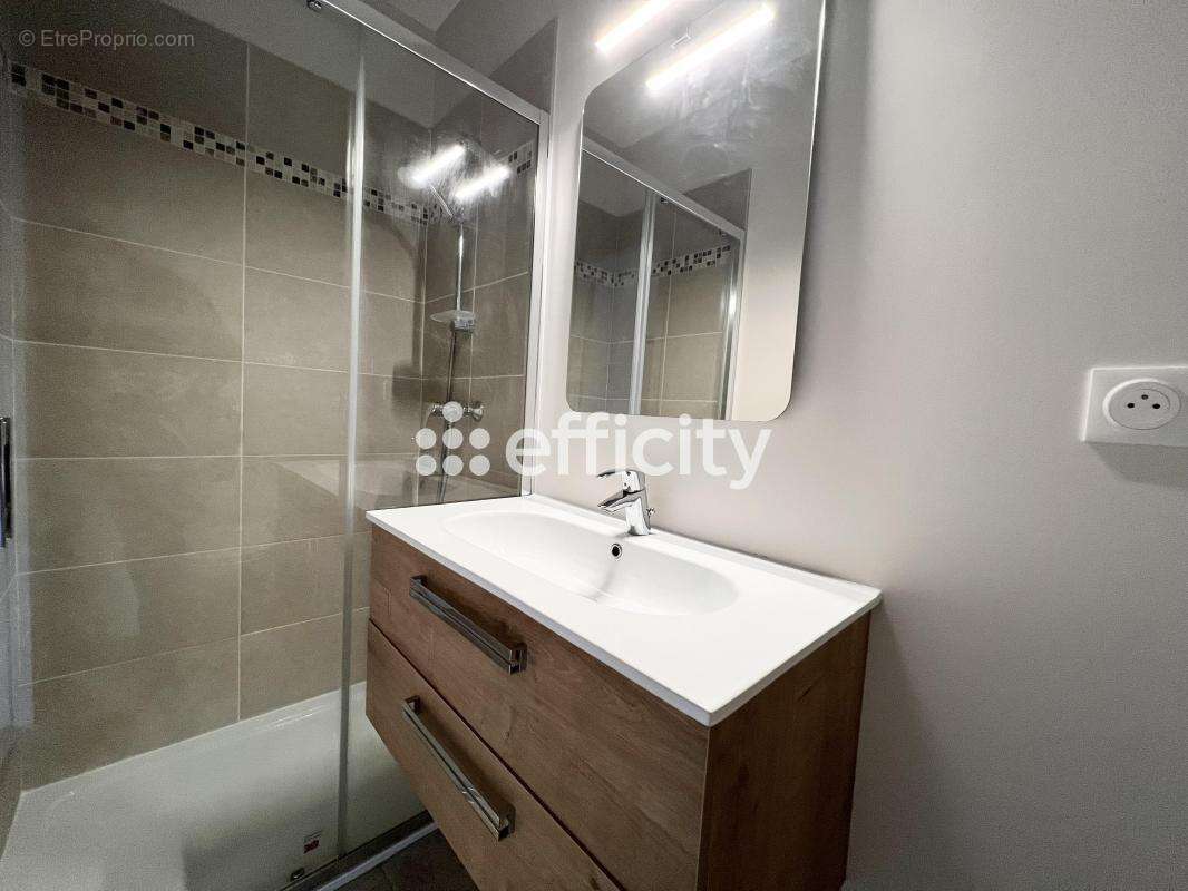 Appartement à SAINT-CYR-SUR-LOIRE