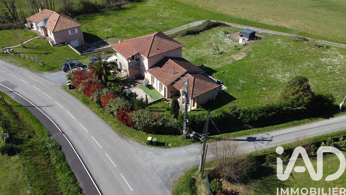 Photo 1 - Maison à BUROS