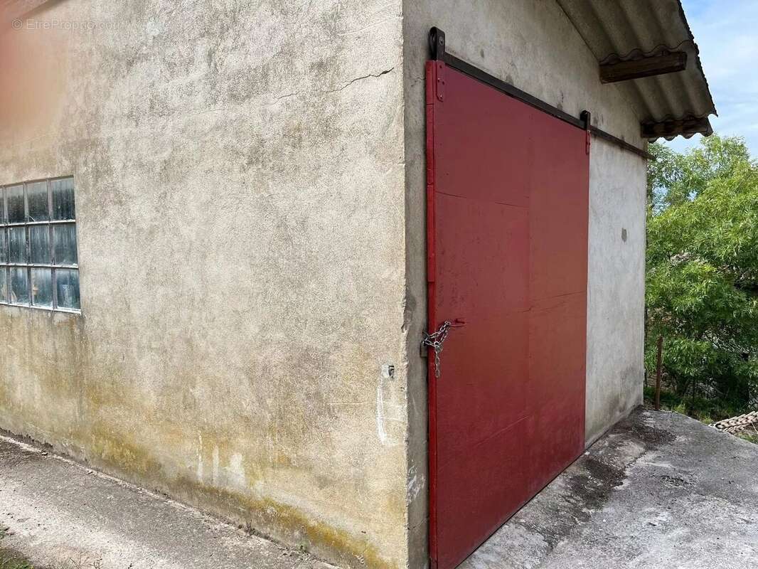 Jolie maison en pierres avec dépendances - photo 13