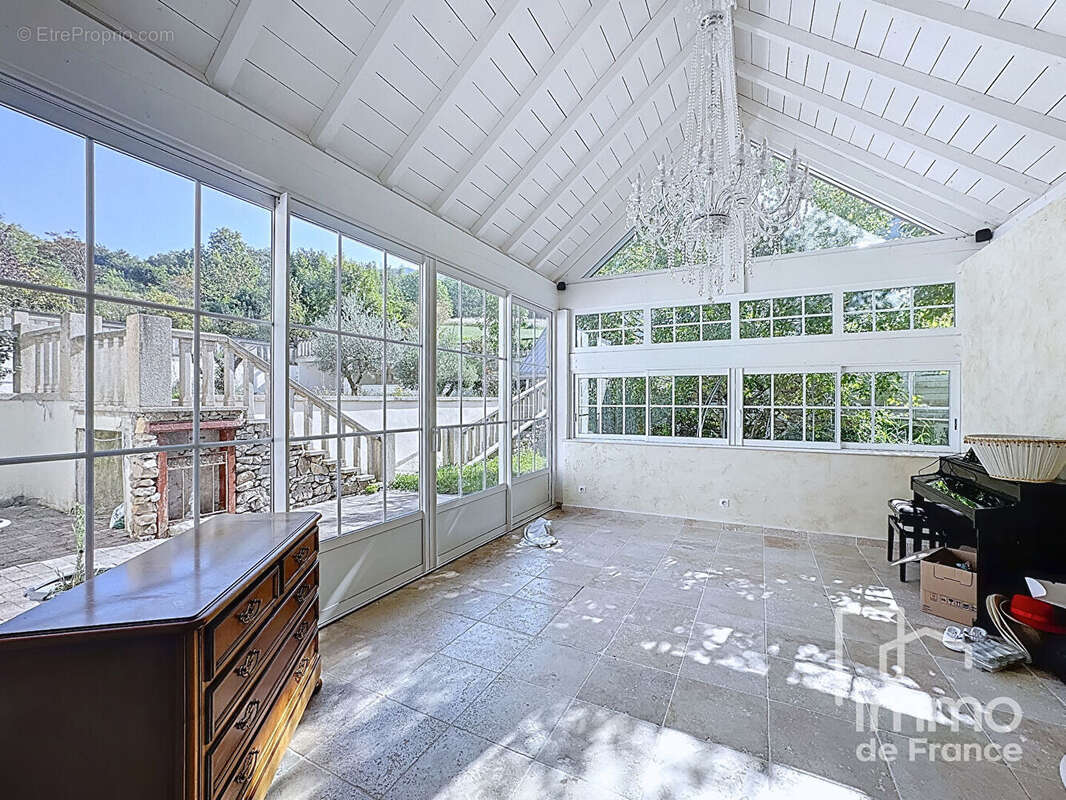 Maison chezery forens  270 m2 - photo 4