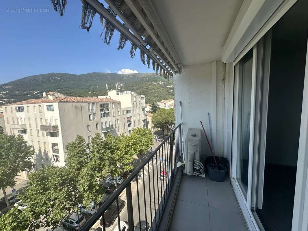 Appartement à CARROS