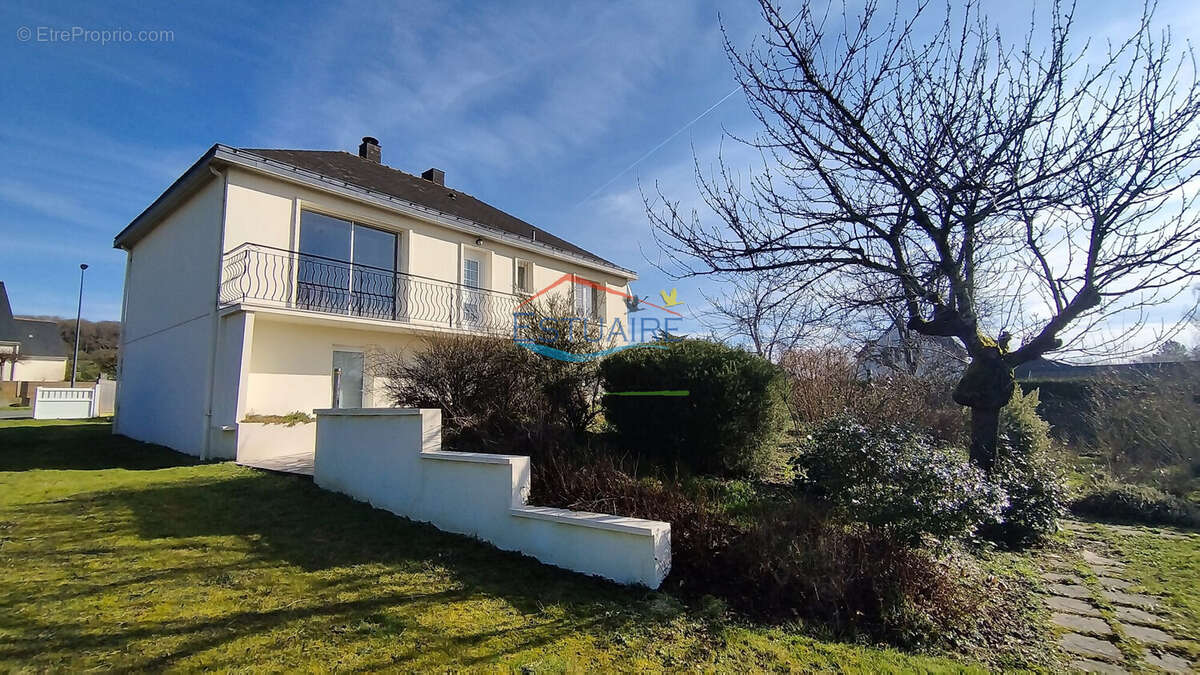 Maison à SAINT-ETIENNE-DE-MONTLUC