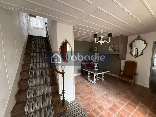 Maison d'habitation en pierre,  dans la bourg de Landelles et Coupigny - photo 5