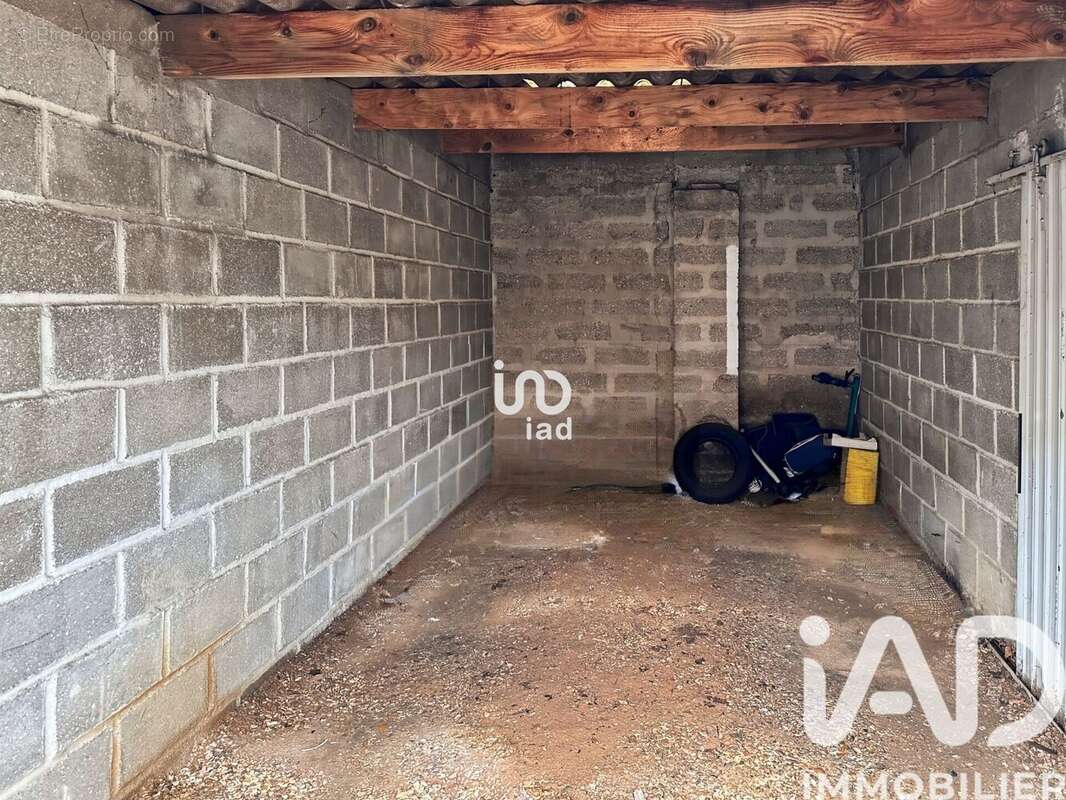 Photo 6 - Parking à SENS