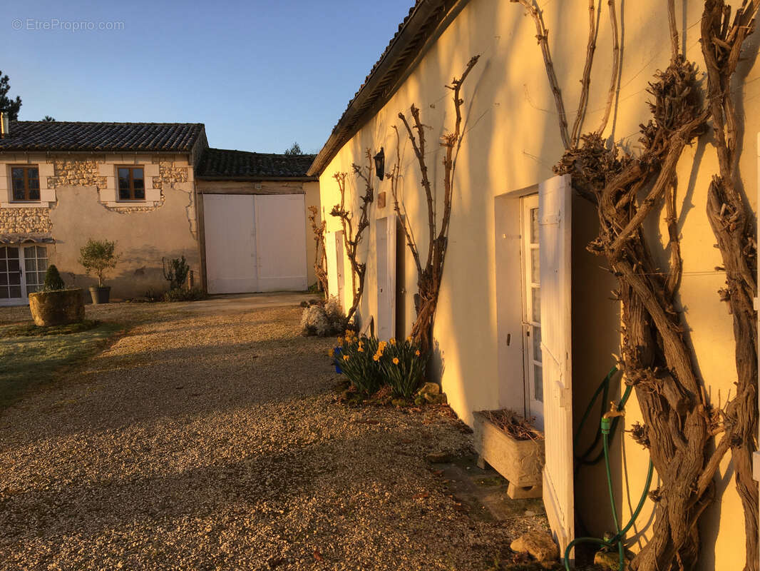Maison à SAINT-SIGISMOND-DE-CLERMONT