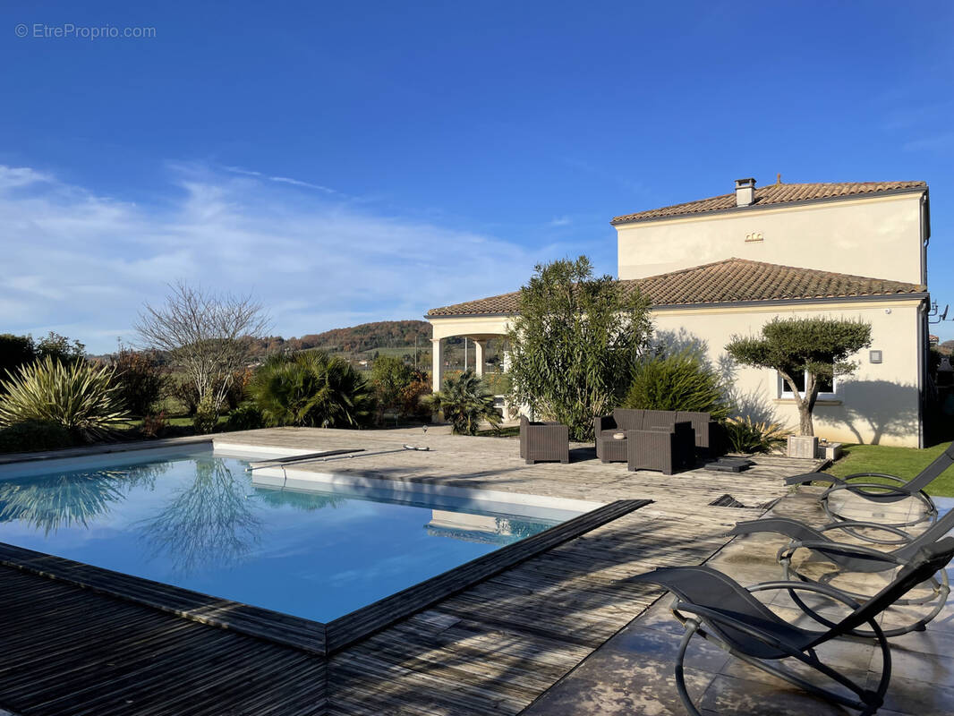 Maison à SAINT-MAGNE-DE-CASTILLON