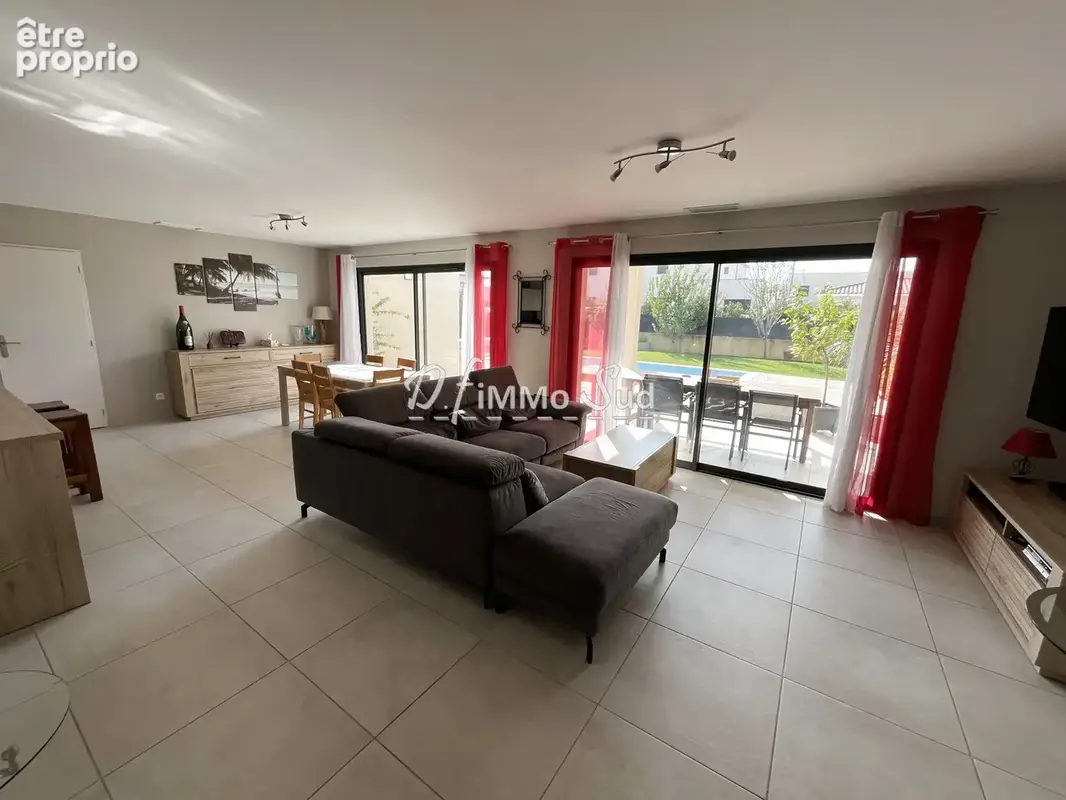 Villa T6 - 4 faces avec piscine, garage, carport, terrain de pétanque et panneaux solaires - photo 14