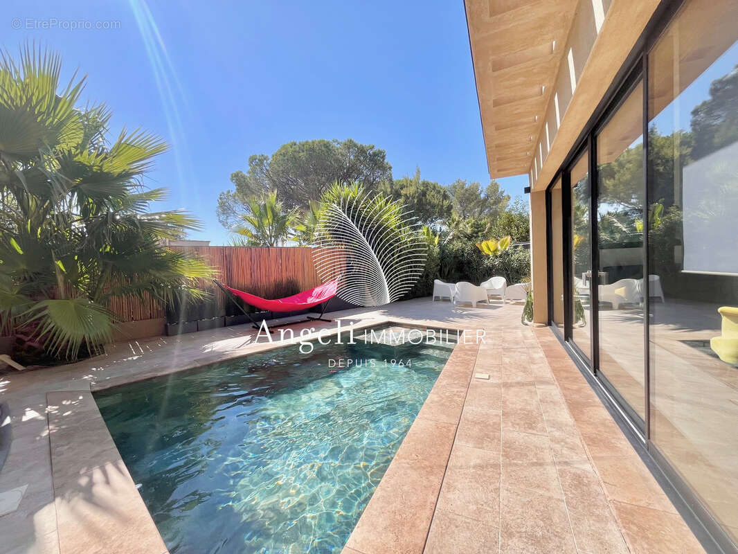 Maison à FREJUS