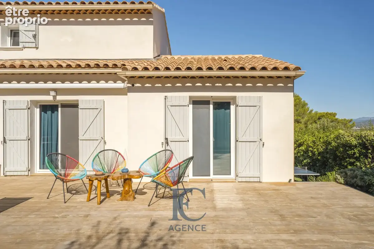 Maison 5 pièces 130 m2 au Brusc - photo 2