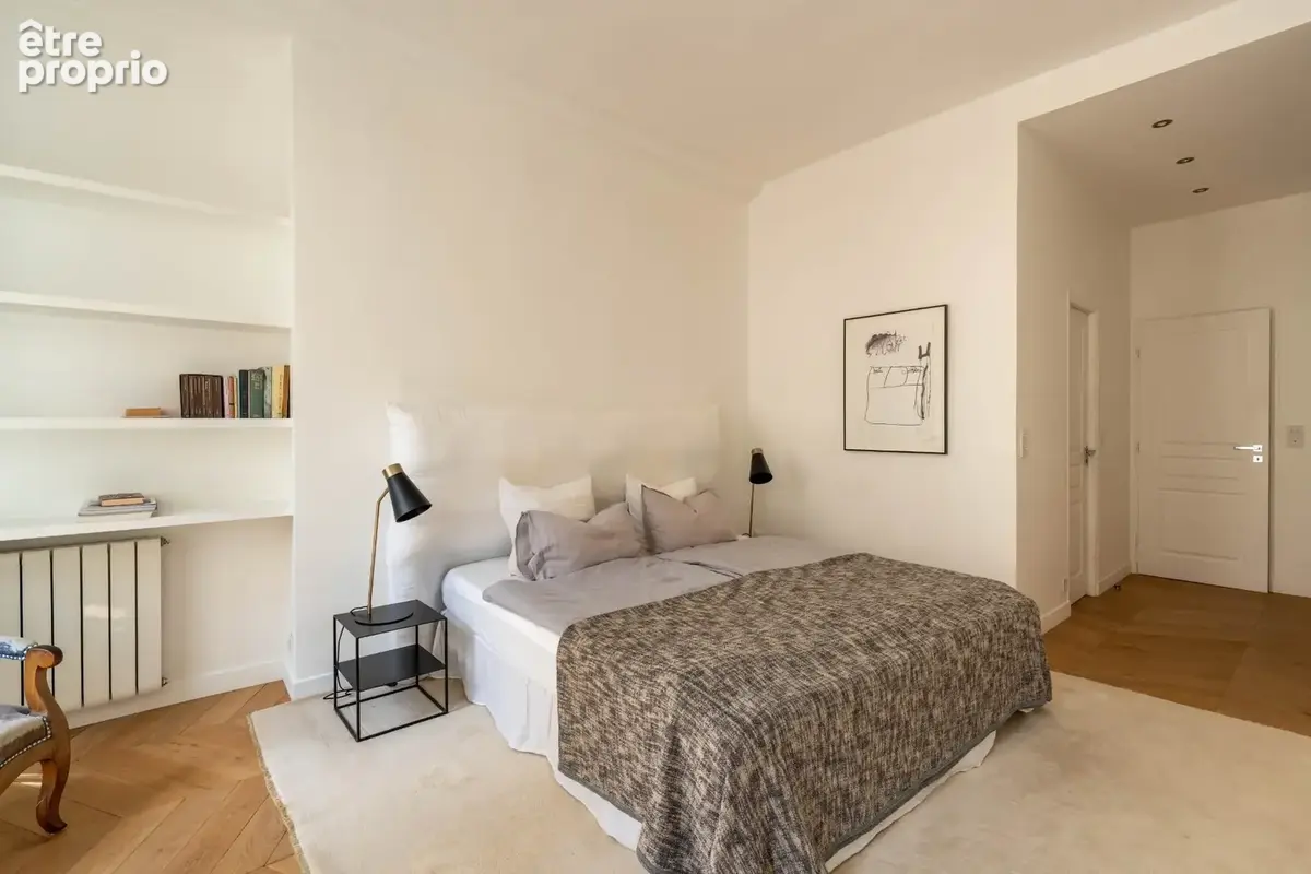 Appartement traversant calme et lumineux PARIS 1er — MARCHÉ SAINT-HONORÉ / PLACE VENDÔME - photo 8