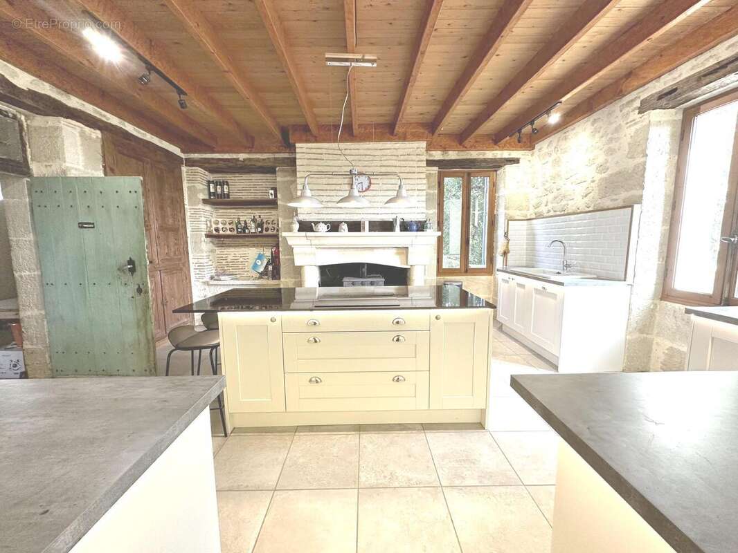 Maison à MONBAHUS