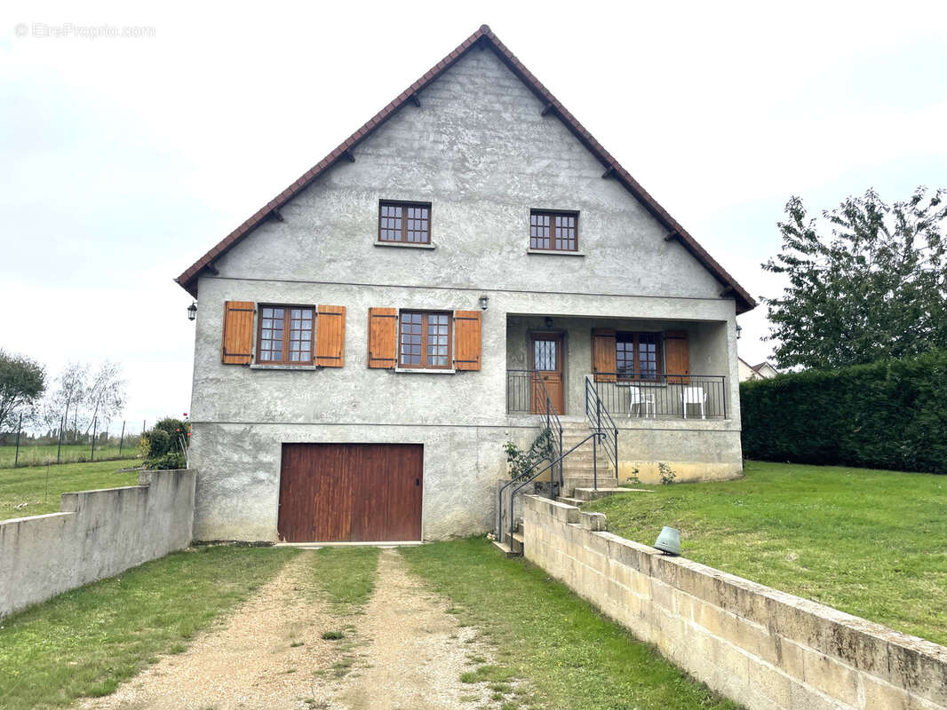 Maison à SAINT-DENIS-DES-PUITS