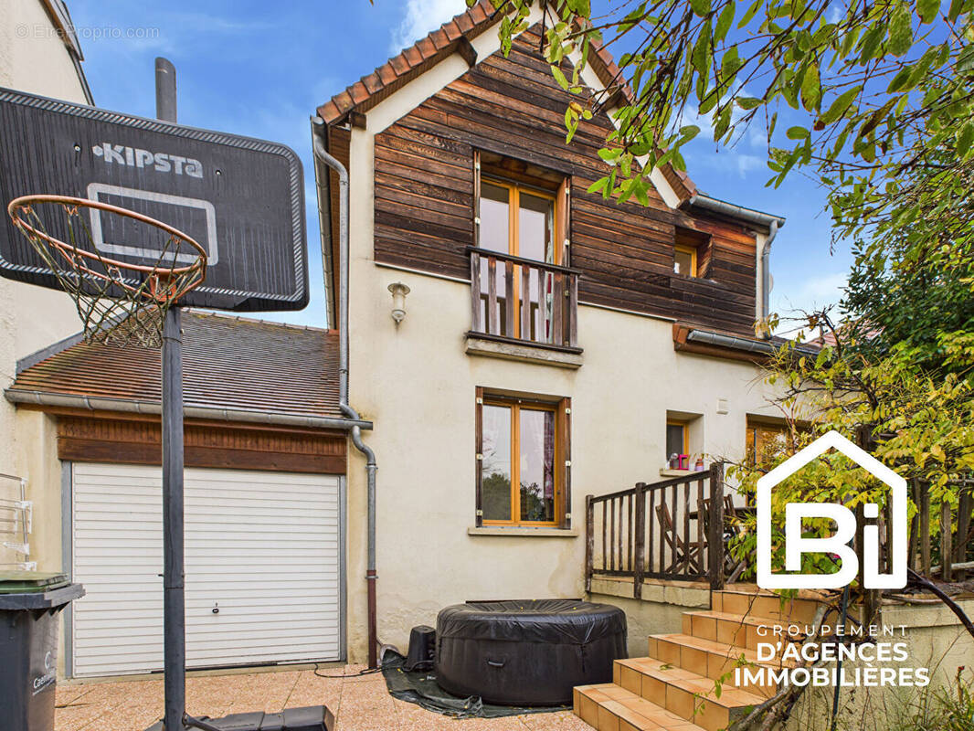 Maison à MONDEVILLE