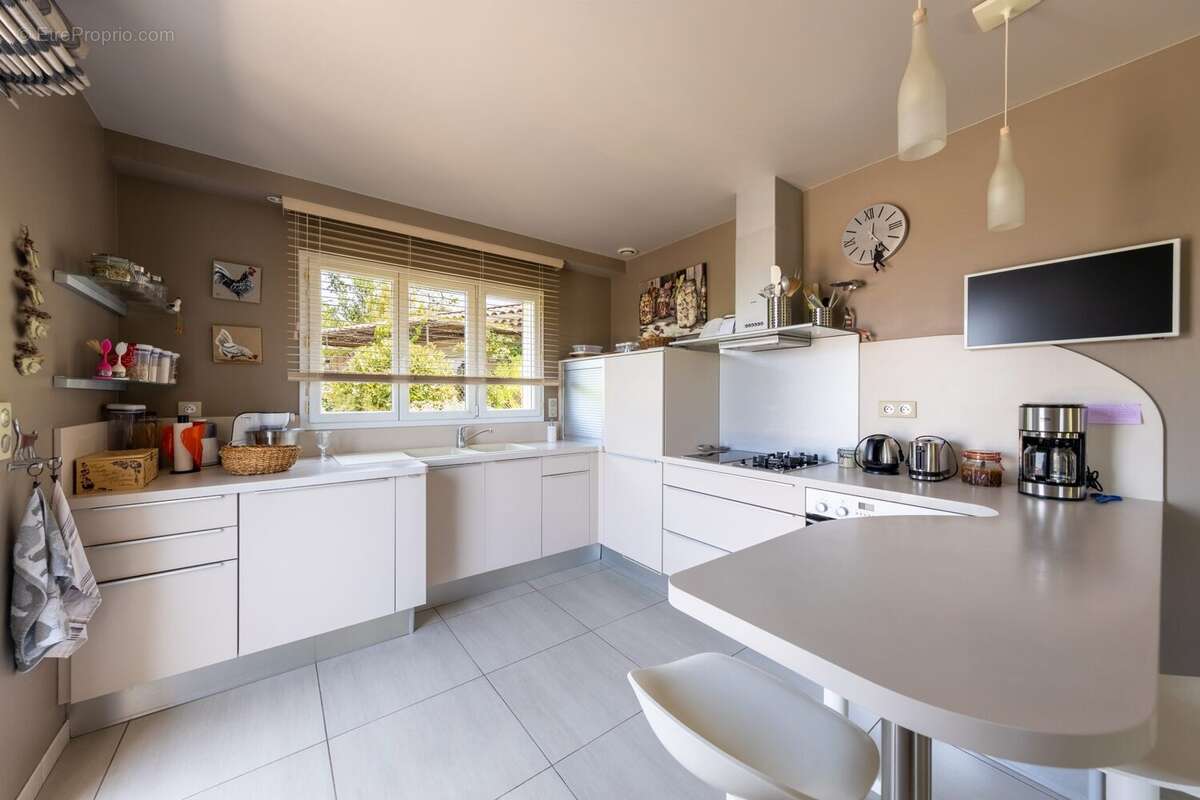 Maison à SAINT-VICTOR-LA-COSTE