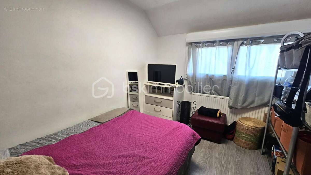 Maison à SAINT-JEAN-DE-BRAYE