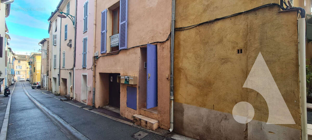 Appartement à LE MUY