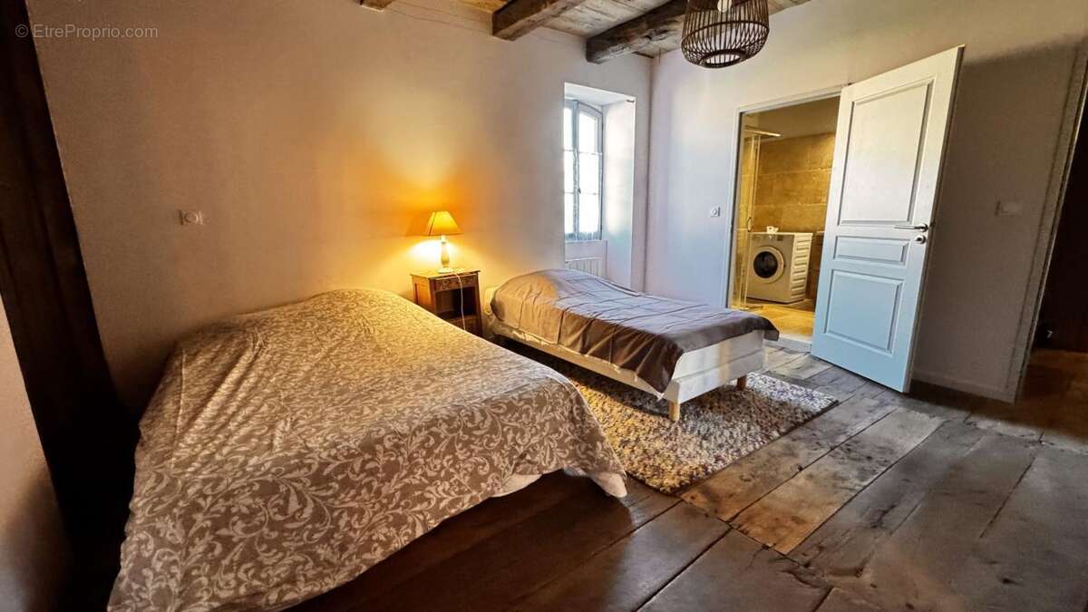 Maison à TOUR-DE-FAURE