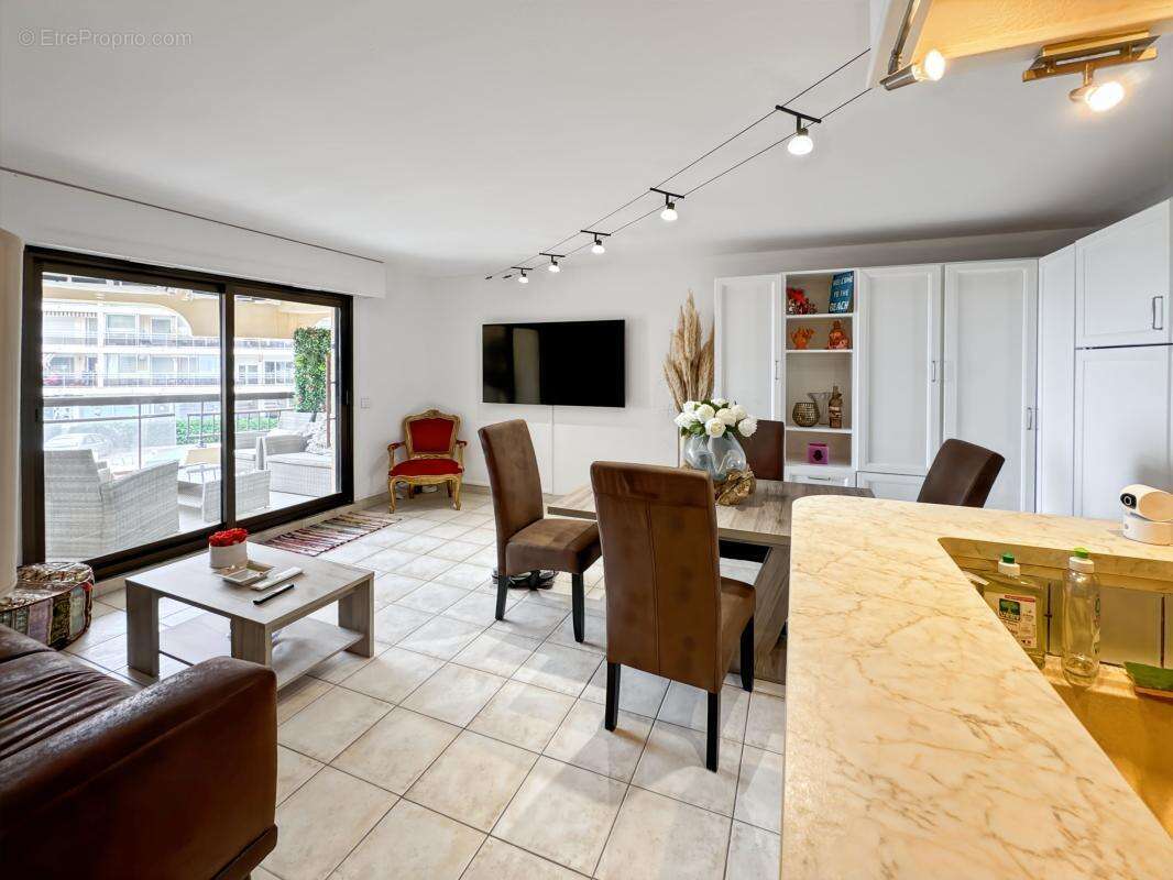 Appartement 2 pièces de 45 m2 avec terrasse de 14 m2 + garage electrifié en sous sol - photo 4