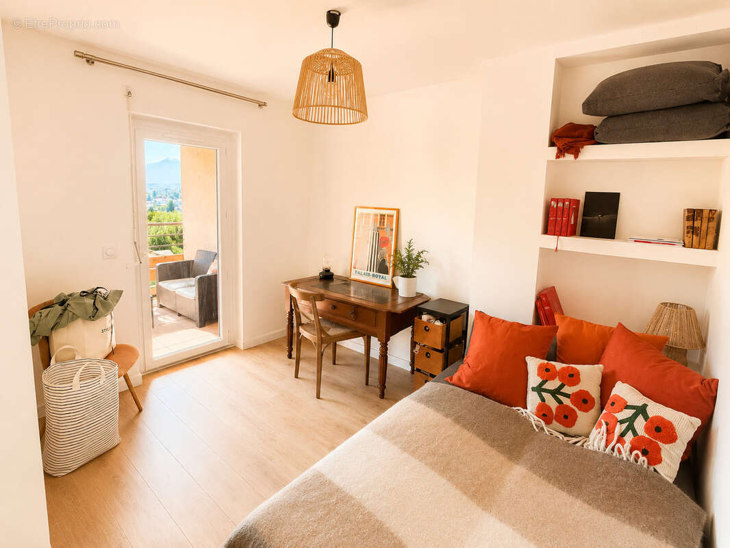 Appartement à CRANVES-SALES