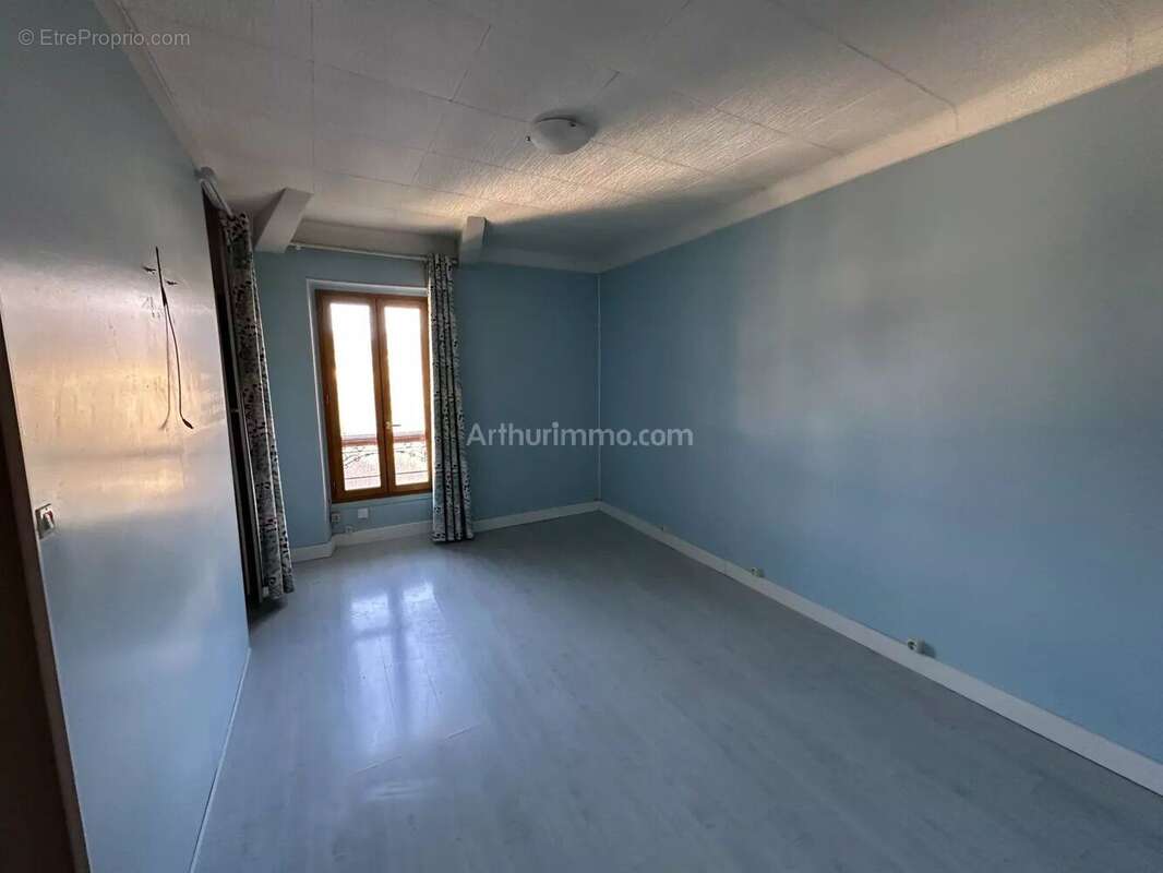Appartement à SAINT-ANDRE-LES-ALPES