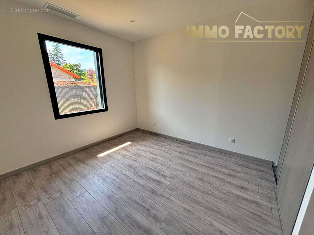 Maison plain-pied 5 pieces 125 m² saint-alban-les-eaux - photo 13