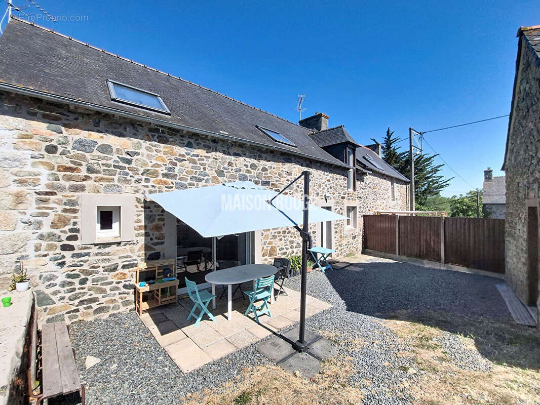 Une maison de caractère à Hillion avec dépendance et jardin - photo 11