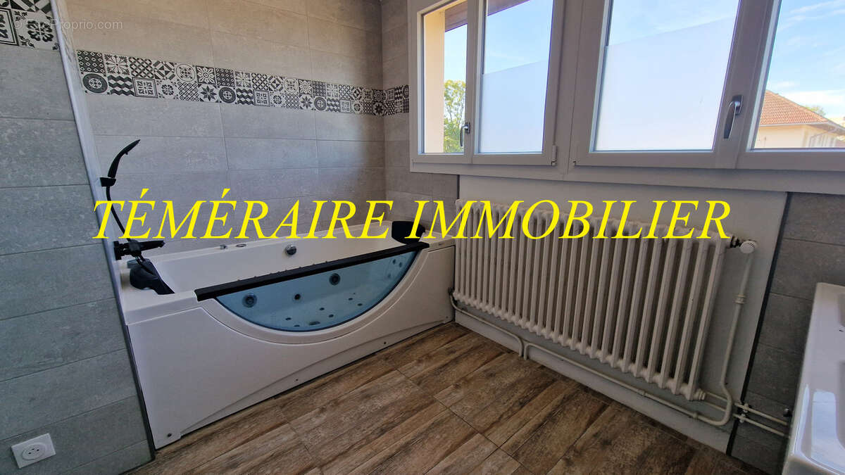 Maison à CHAMPAGNOLE