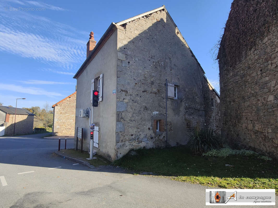 Maison à ROUGNAT
