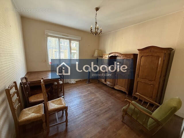 Au coeur de Mortain, appartement en duplex de 90m2 (possibilité de faire 2 logements). - photo 2