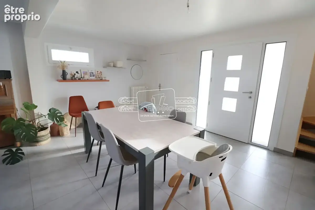 maison familiale de 126m² avec jardin clos à Saint-Florent-le-Vieil - photo 4
