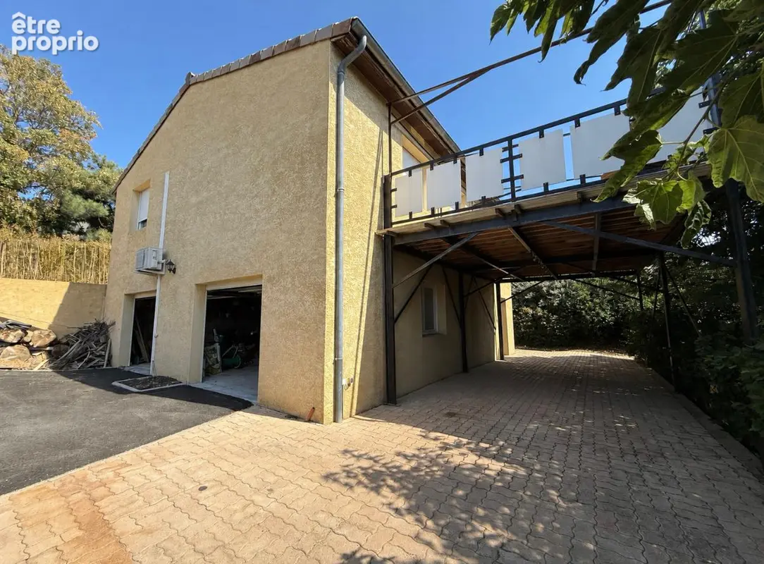 Photo Maison à Saint-Romain-De-Lerps au prix de 299 000€