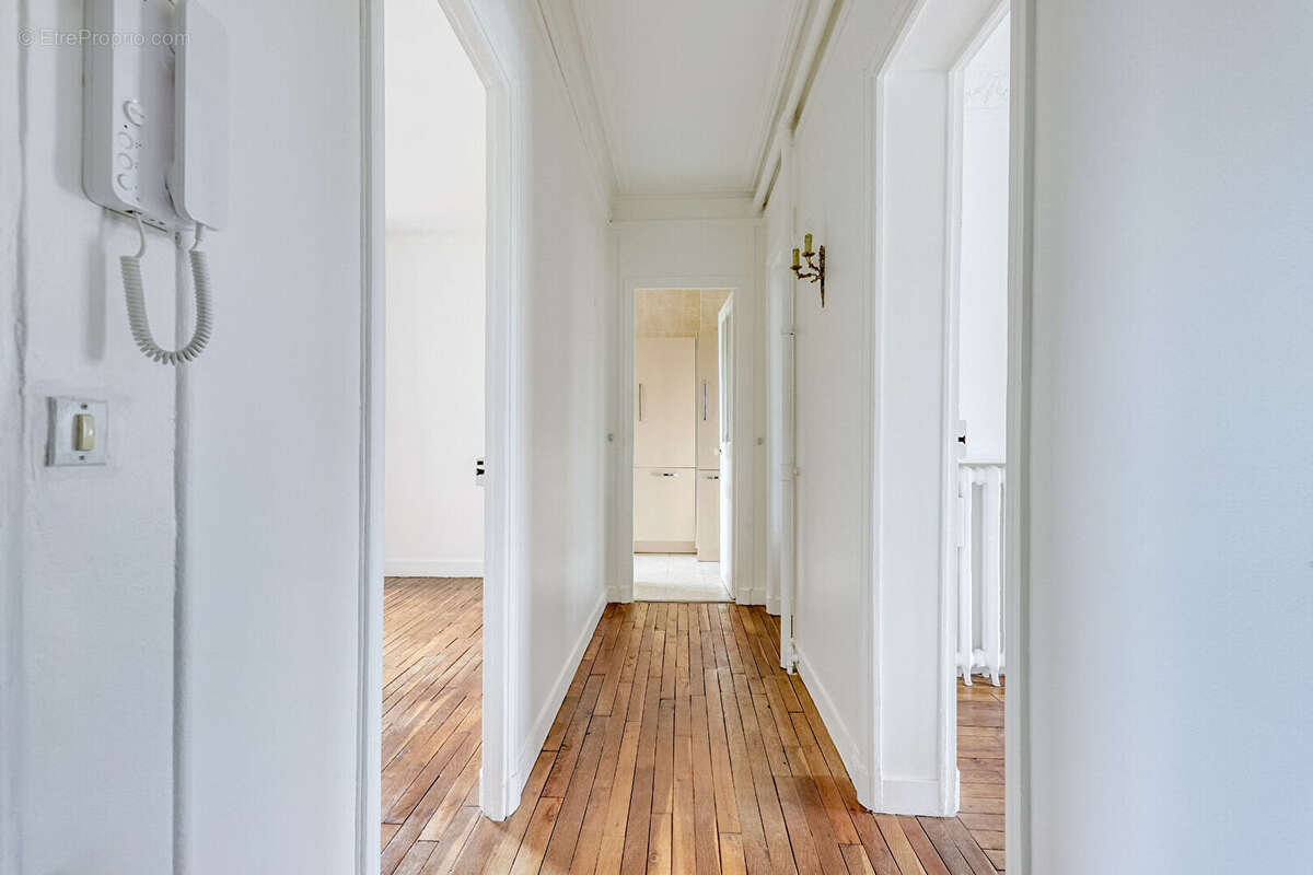 Appartement à PARIS-14E