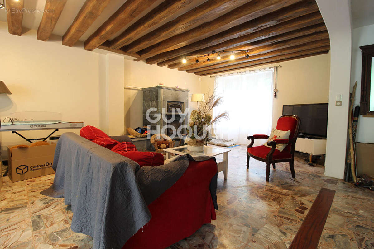 Maison à OZOUER-LE-VOULGIS