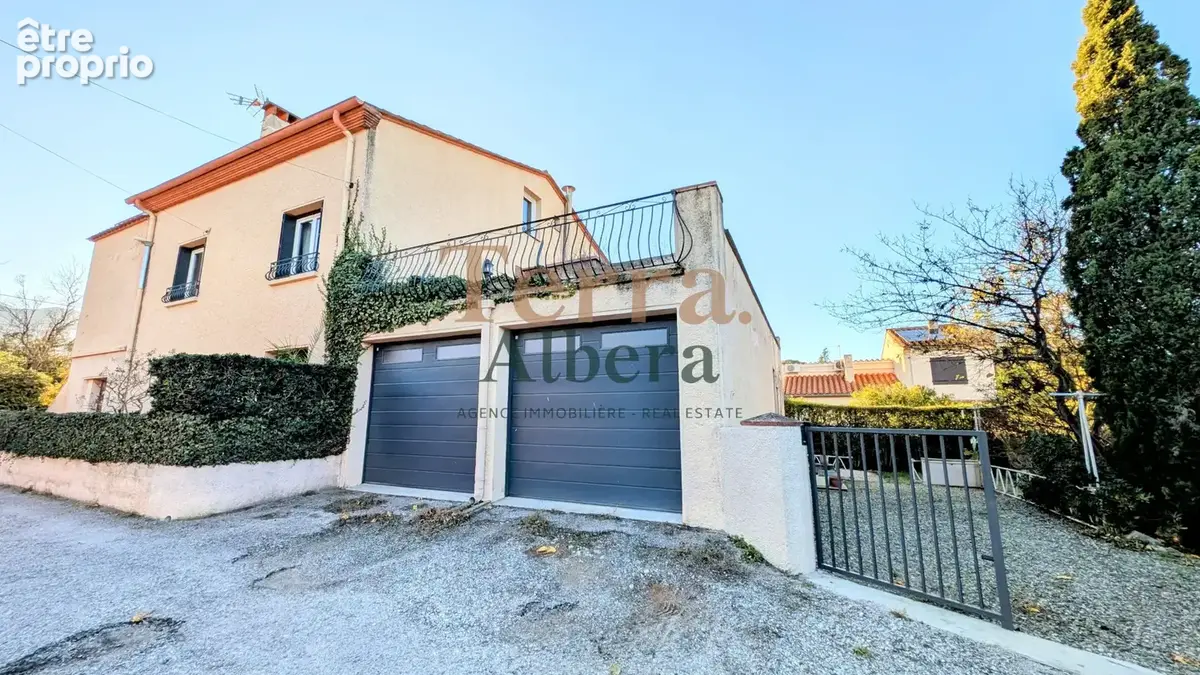 Saint-Genis-Des-Fontaines - Villa de 308 m2 avec 3 Appartements - photo 2