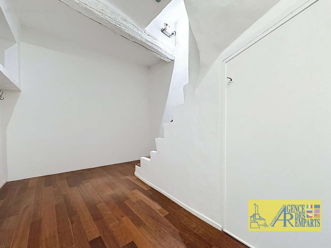 Appartement de caractère 82,95 m2 au cœur de la Vieille Ville - photo 12