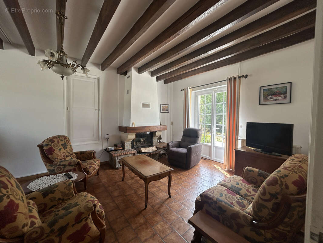 Propriété de 7473 m2 située au calme : maison avec dépendance et étang - photo 4