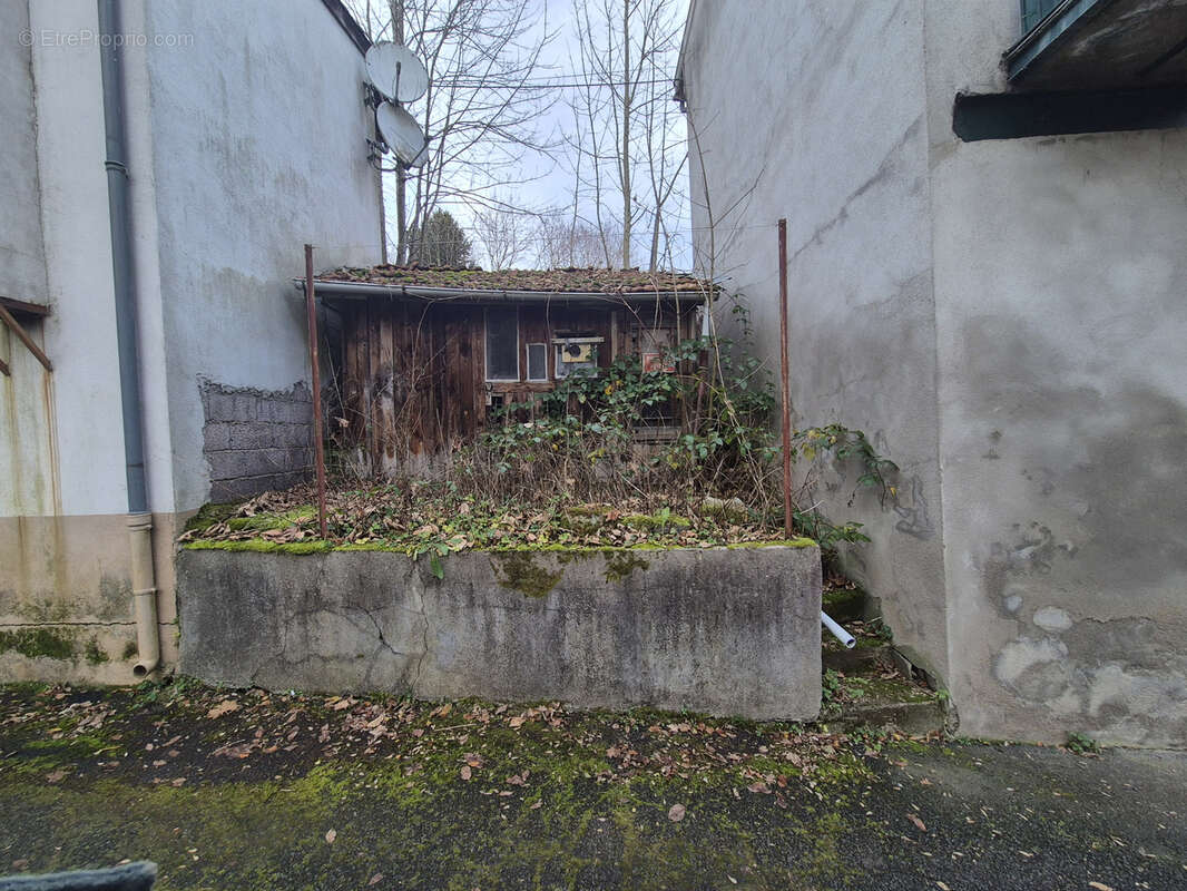 Maison à LA MONNERIE-LE-MONTEL