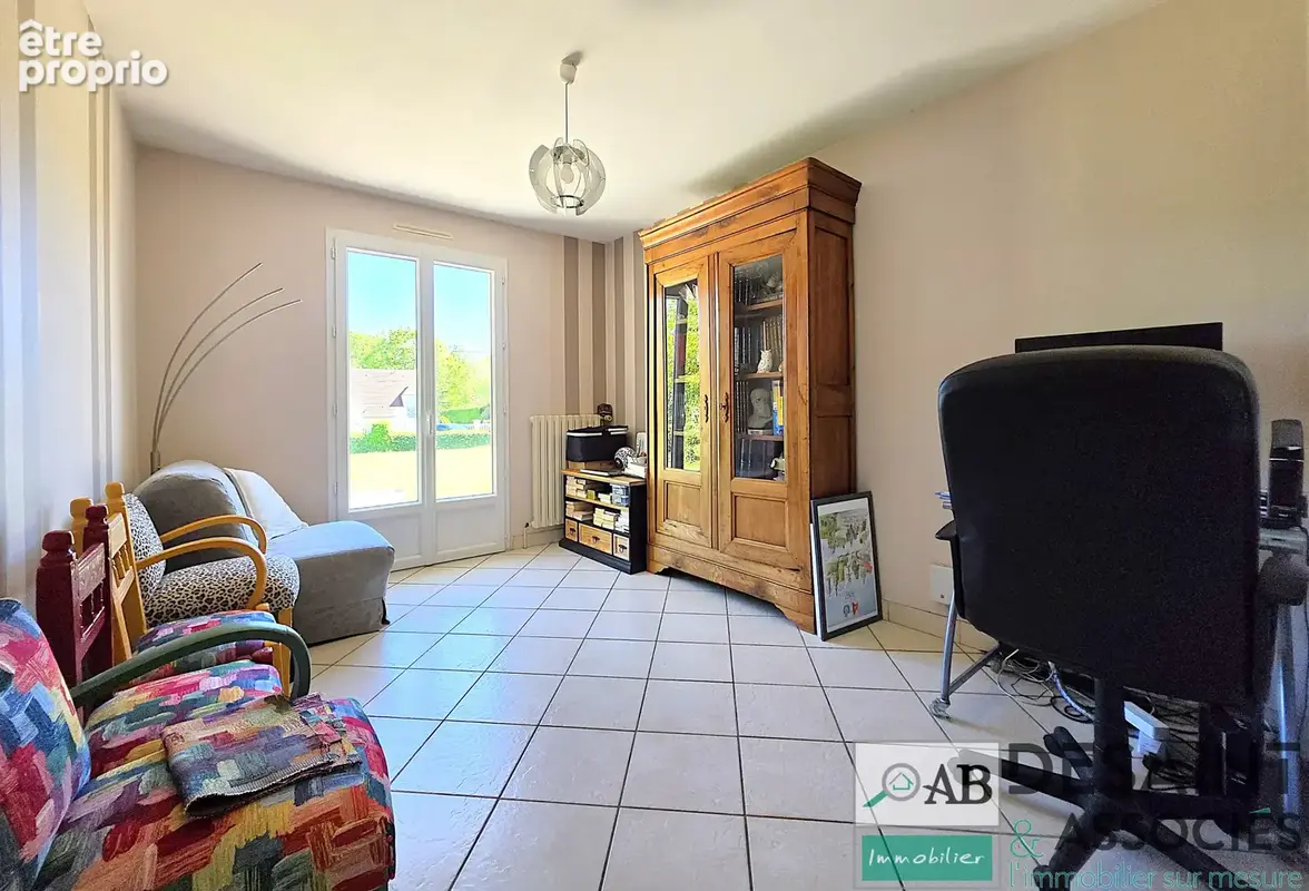 Maison à vendre sur Guerard 187m2 dont 119m2 de plain-pied, sous-sol total, 5 chambres, terrain 1 500m2 - photo 12