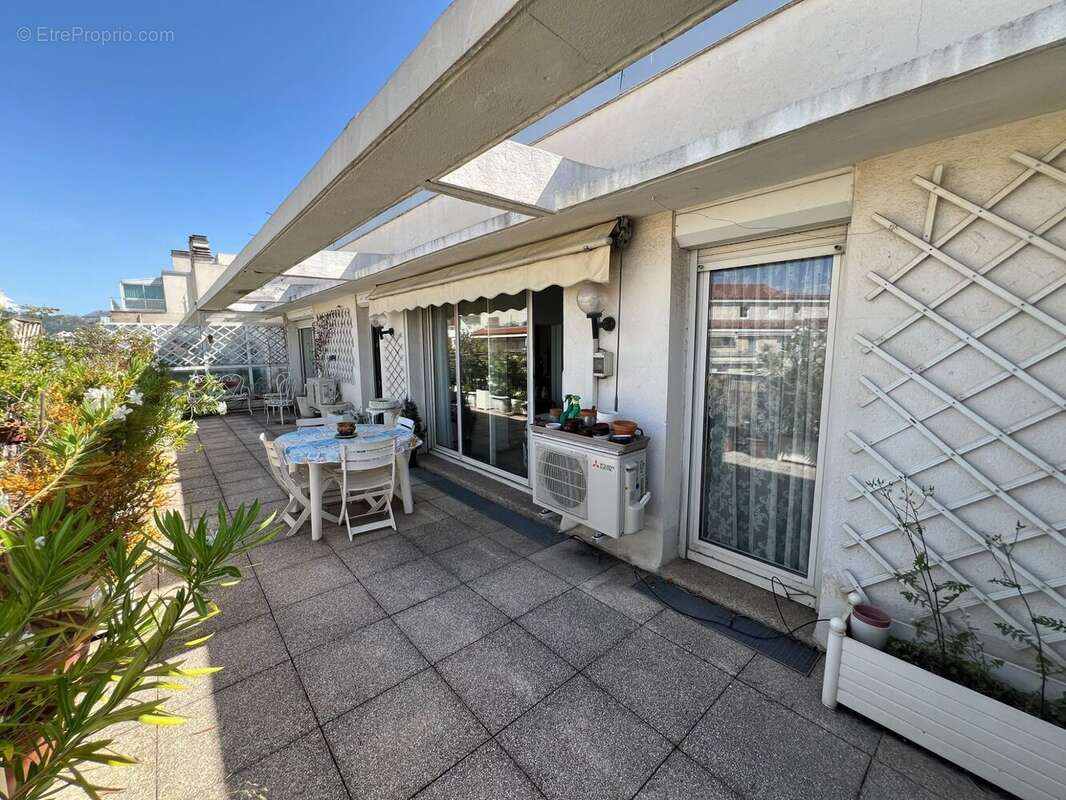 Appartement à MARSEILLE-8E