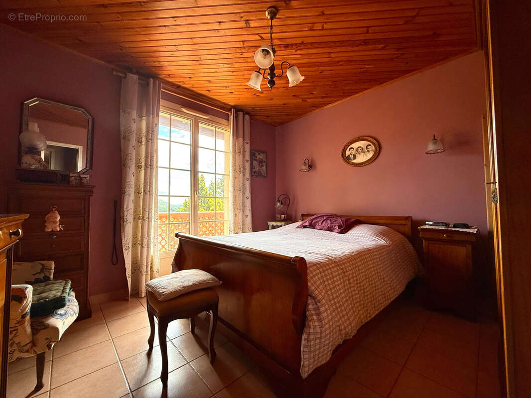 Maison à POUJOLS