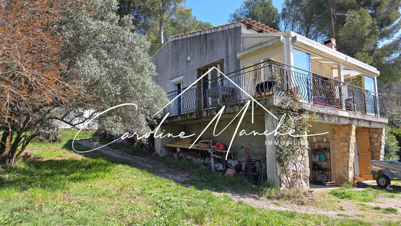 Maison à VENTABREN